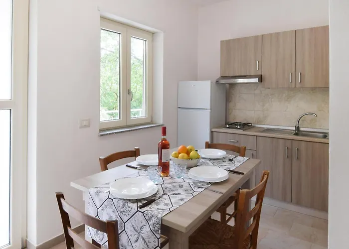 1 Bedroom Gorgeous In דירה