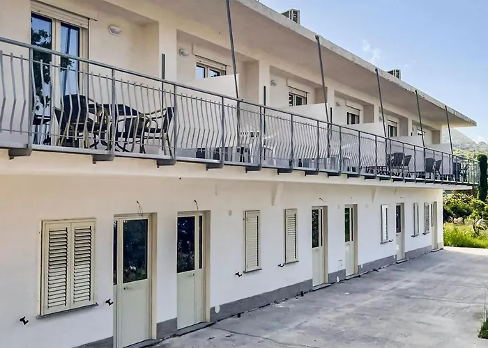 Apartment 1 Bedroom Gorgeous In Ricadi