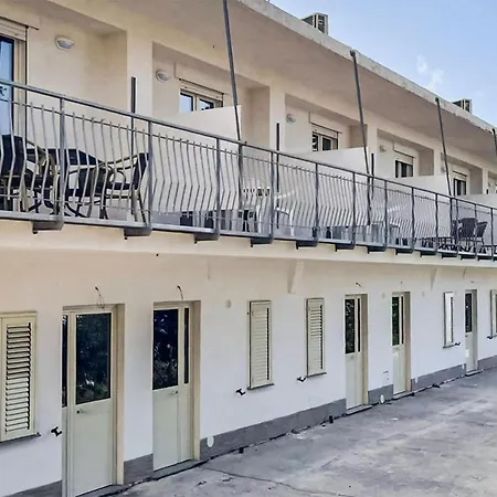 Appartement Gorgeous In With House Sea View Ricadi